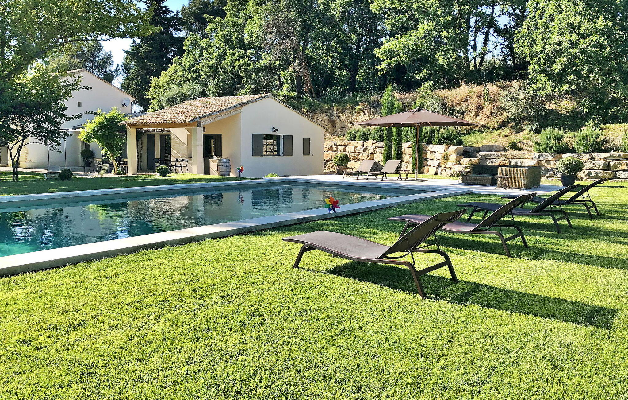 Vakantiehuis met omheinde tuin in Carpentras (Frankrijk) 2 honden zijn welkom