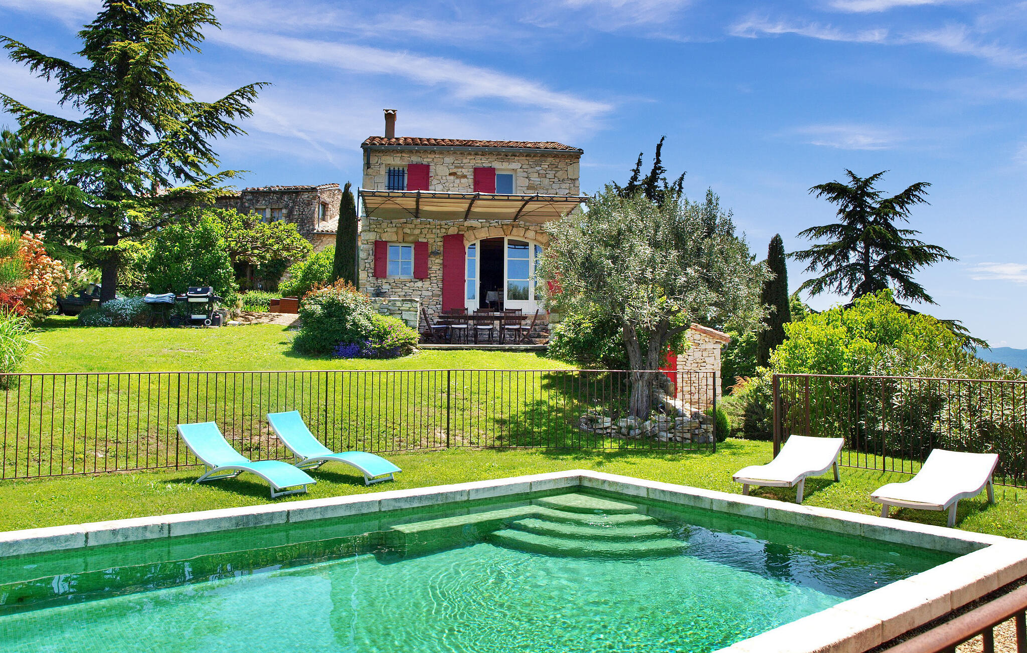 Vakantiehuis met privé zwembad in Viens (Frankrijk) voor 10 personen
