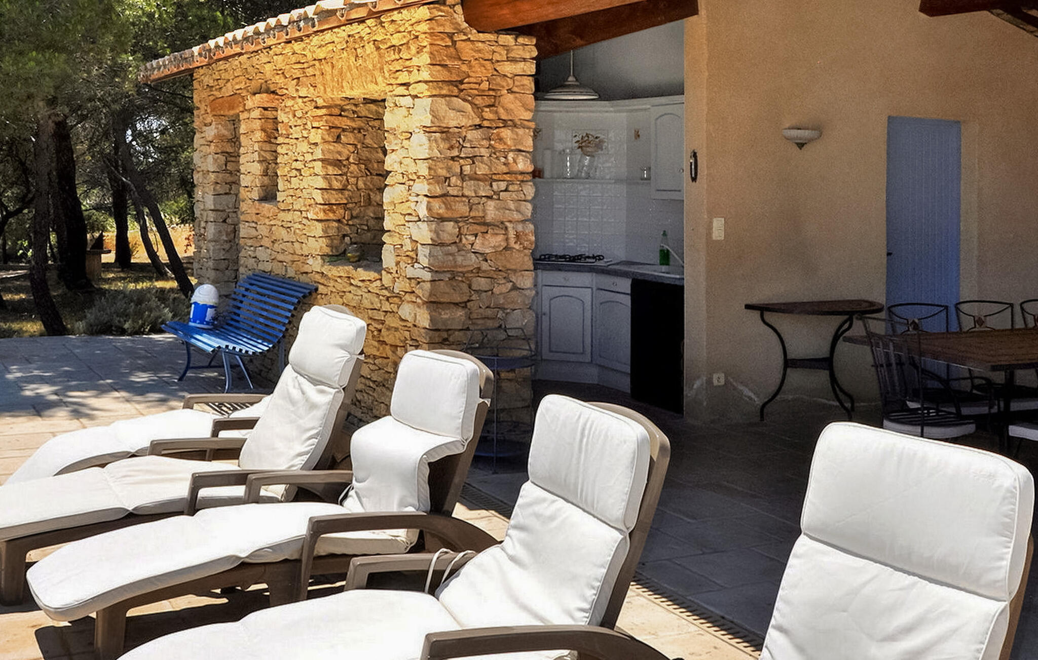 Vakantiehuis met omheinde tuin in Cabrières d%$&Avignon (Frankrijk) 2 honden zijn welkom