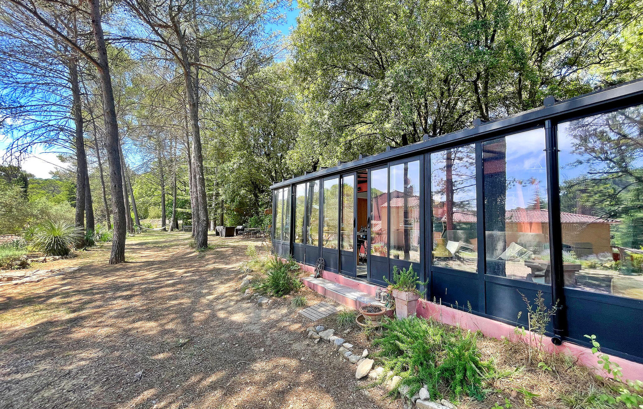 Vakantiehuis met omheinde tuin in La Roquebrussanne (Frankrijk) 1 hond is welkom