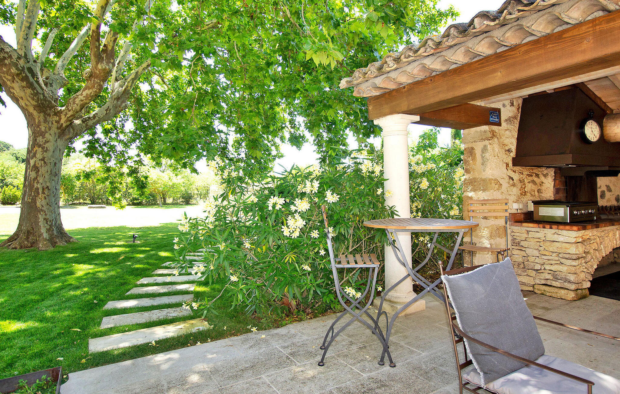 Vakantiehuis met privé zwembad in Les Taillades (Frankrijk) voor 14 personen