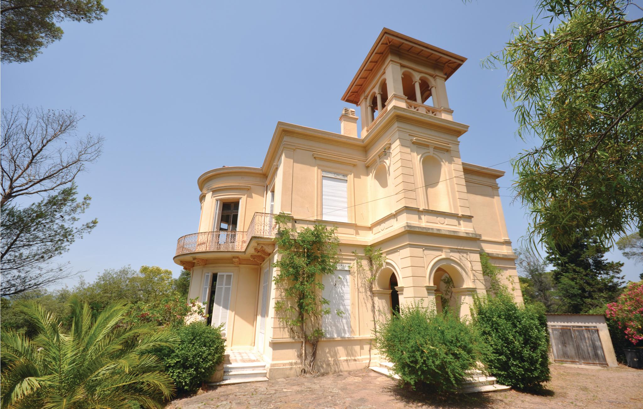 Vakantiehuis met privé zwembad in Saint Raphael (Frankrijk) voor 10 personen
