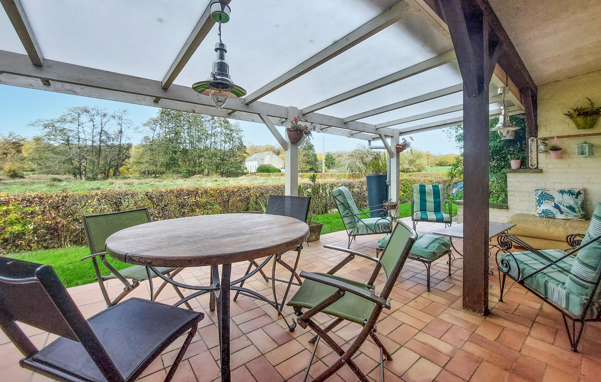 Vakantiehuis met omheinde tuin in La Neuville-aux-Joutes (Frankrijk) 2 honden zijn welkom