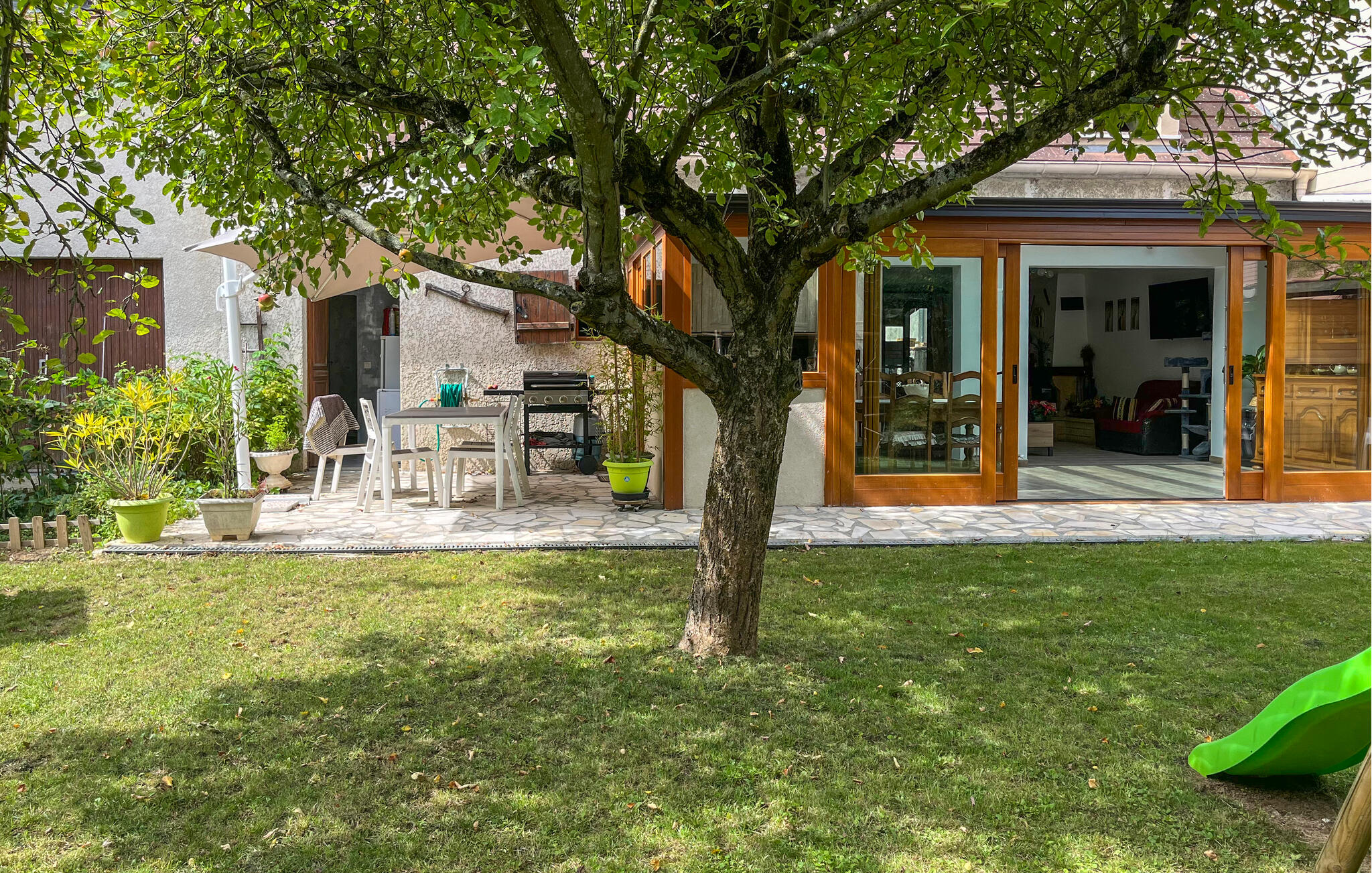 Ferienhaus mit umzäuntem Garten in ROISSY-EN-FRANCE (Frankreich) und 2 Hunde erlaubt
