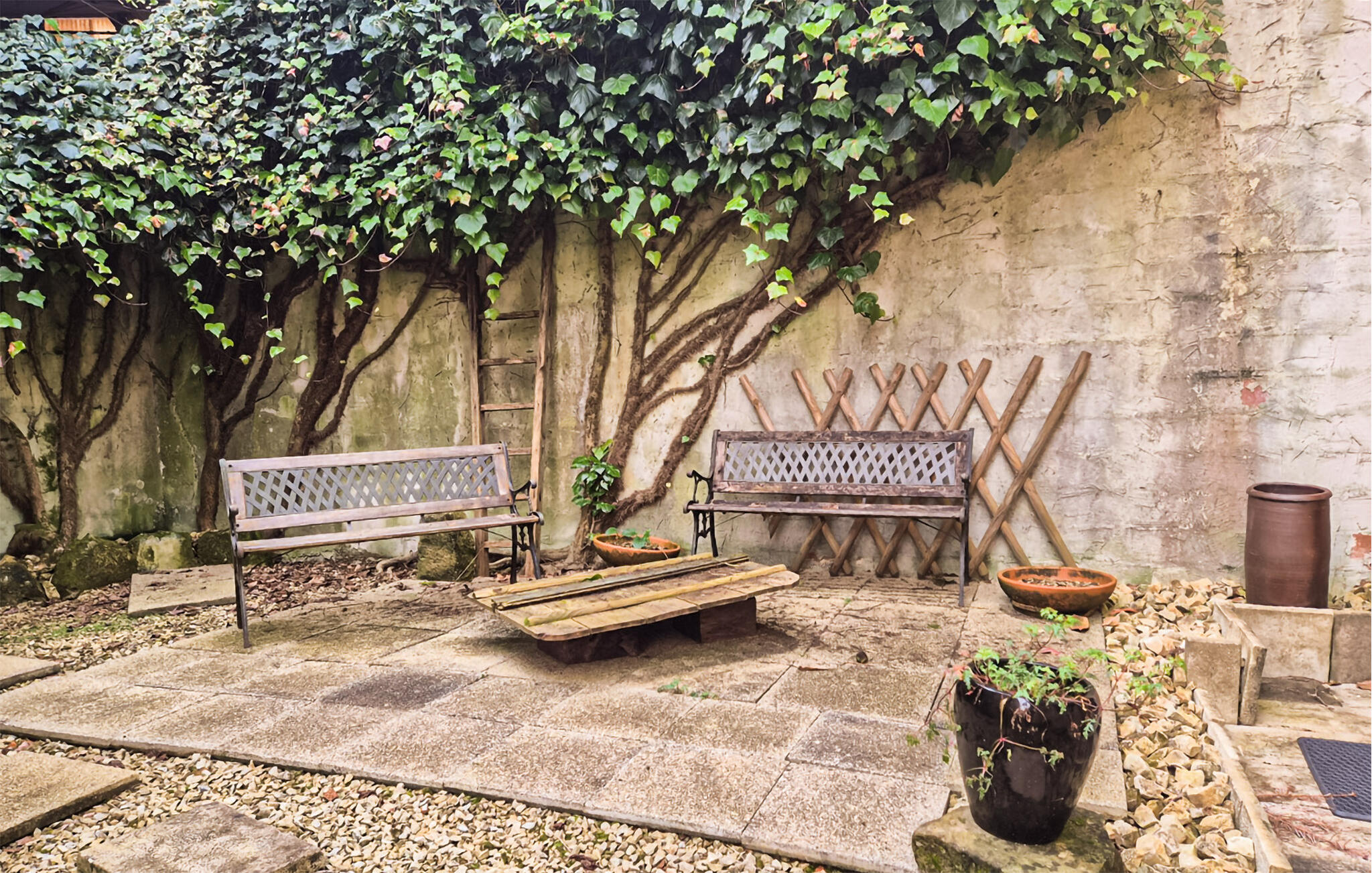 Vakantiehuis met omheinde tuin in Cellefrouin (Frankrijk) 2 honden zijn welkom