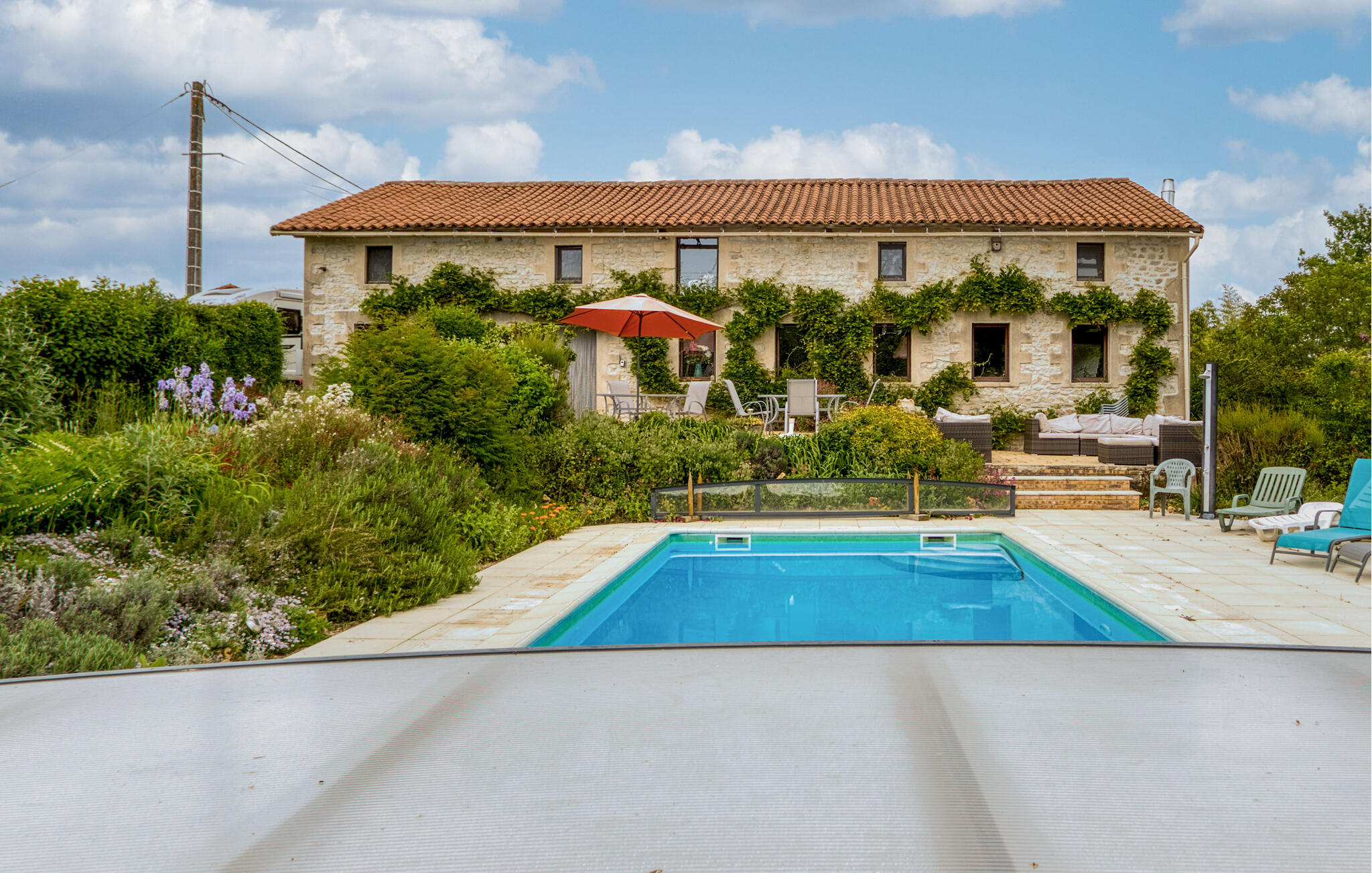Vakantiehuis met privé zwembad in Lizant (Frankrijk) voor 11 personen