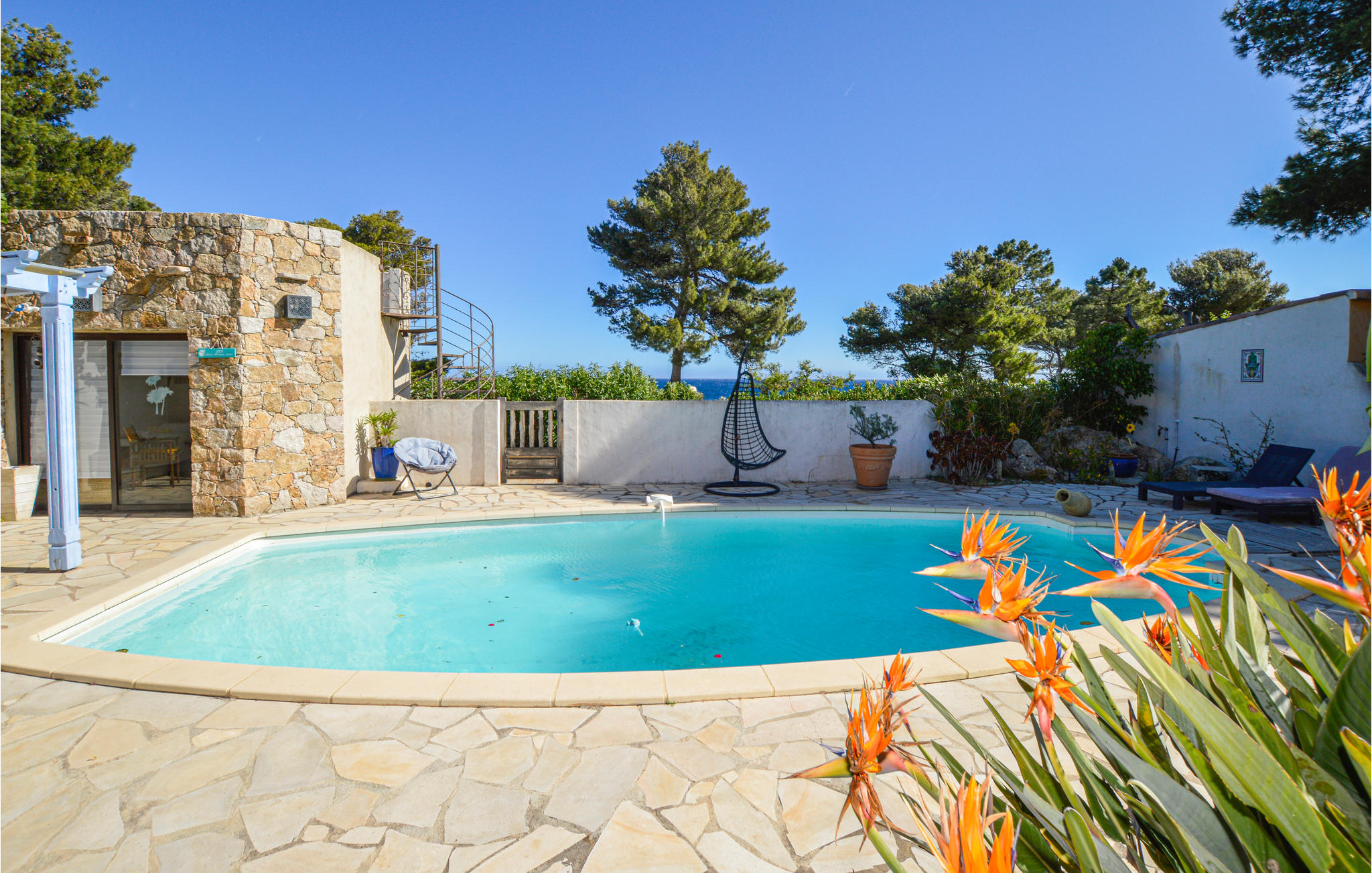 Vakantiehuis met privé zwembad in Monticello (Frankrijk) voor 6 personen