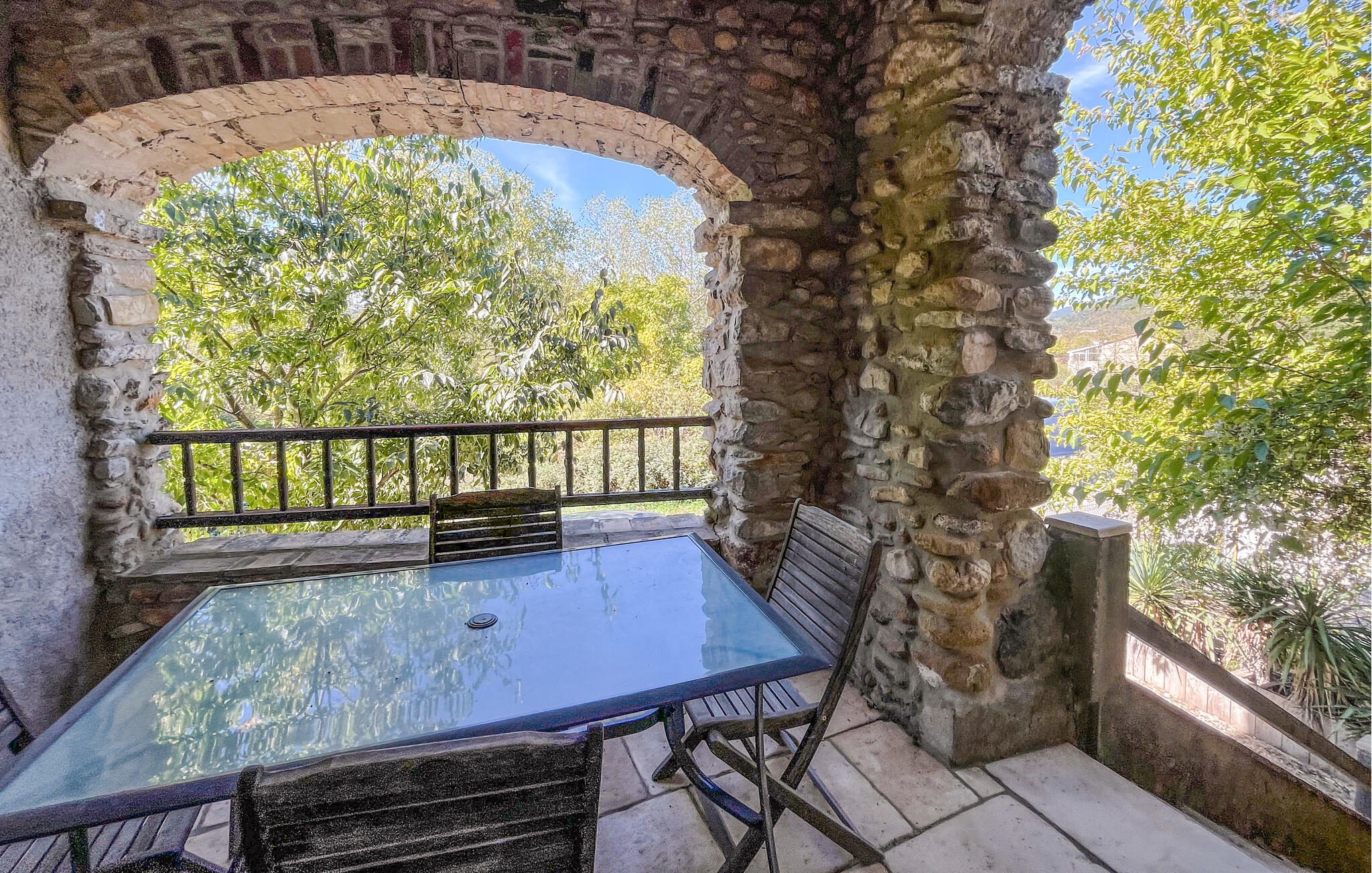 Vakantiehuis met privé zwembad in Les Mages (Frankrijk) voor 12 personen