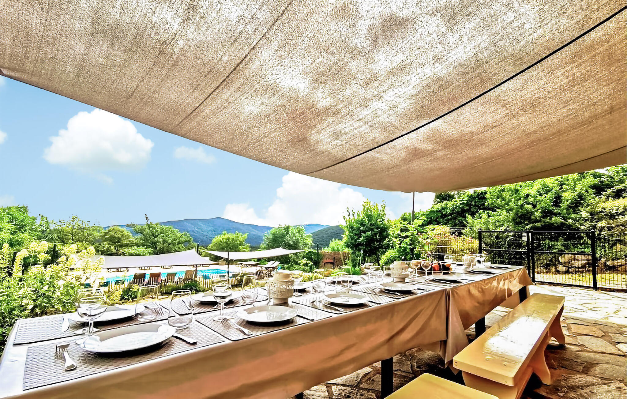 Vakantiehuis met omheinde tuin in Taulis-  Can Poujol (Frankrijk) 1 hond is welkom