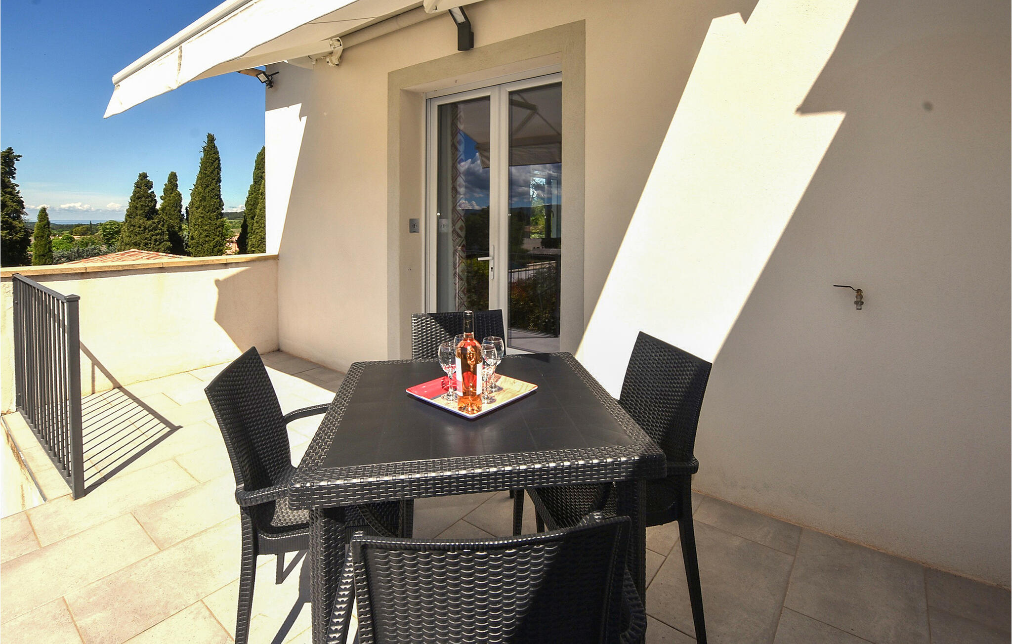 Ferienhaus mit umzäuntem Garten in Villes-sur-Auzon (Frankrijk) und 1 Hund erlaubt