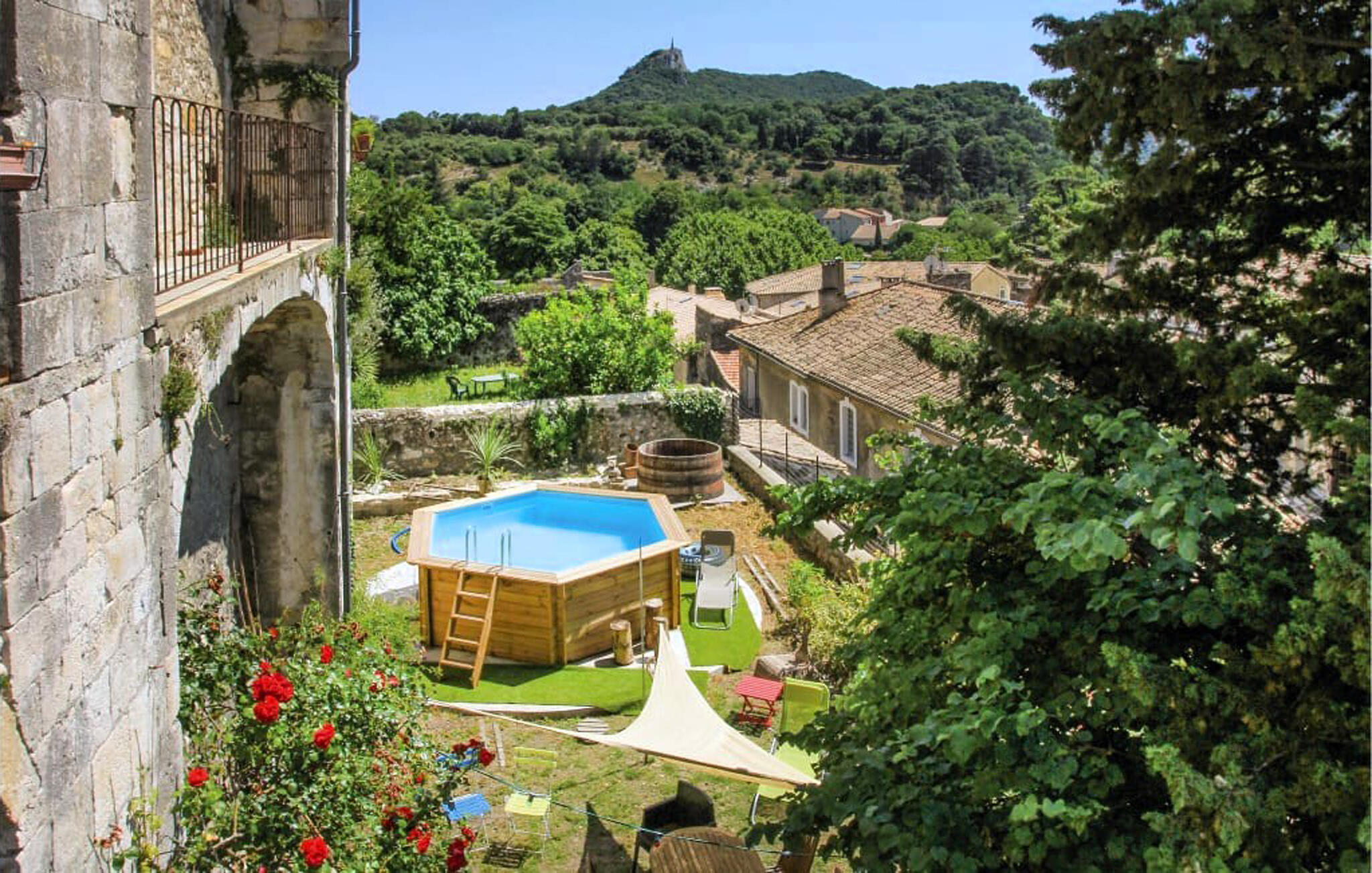 Vakantiehuis met zwembad in Viviers (Frankrijk) voor 6 personen