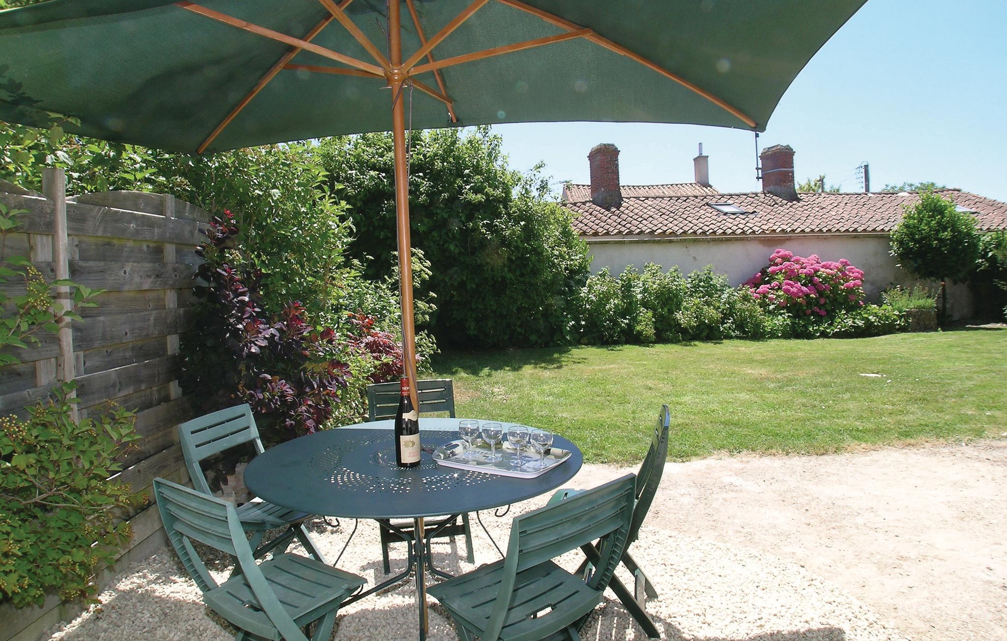 Vakantiehuis met zwembad in La Jonchere (Frankrijk) voor 5 personen