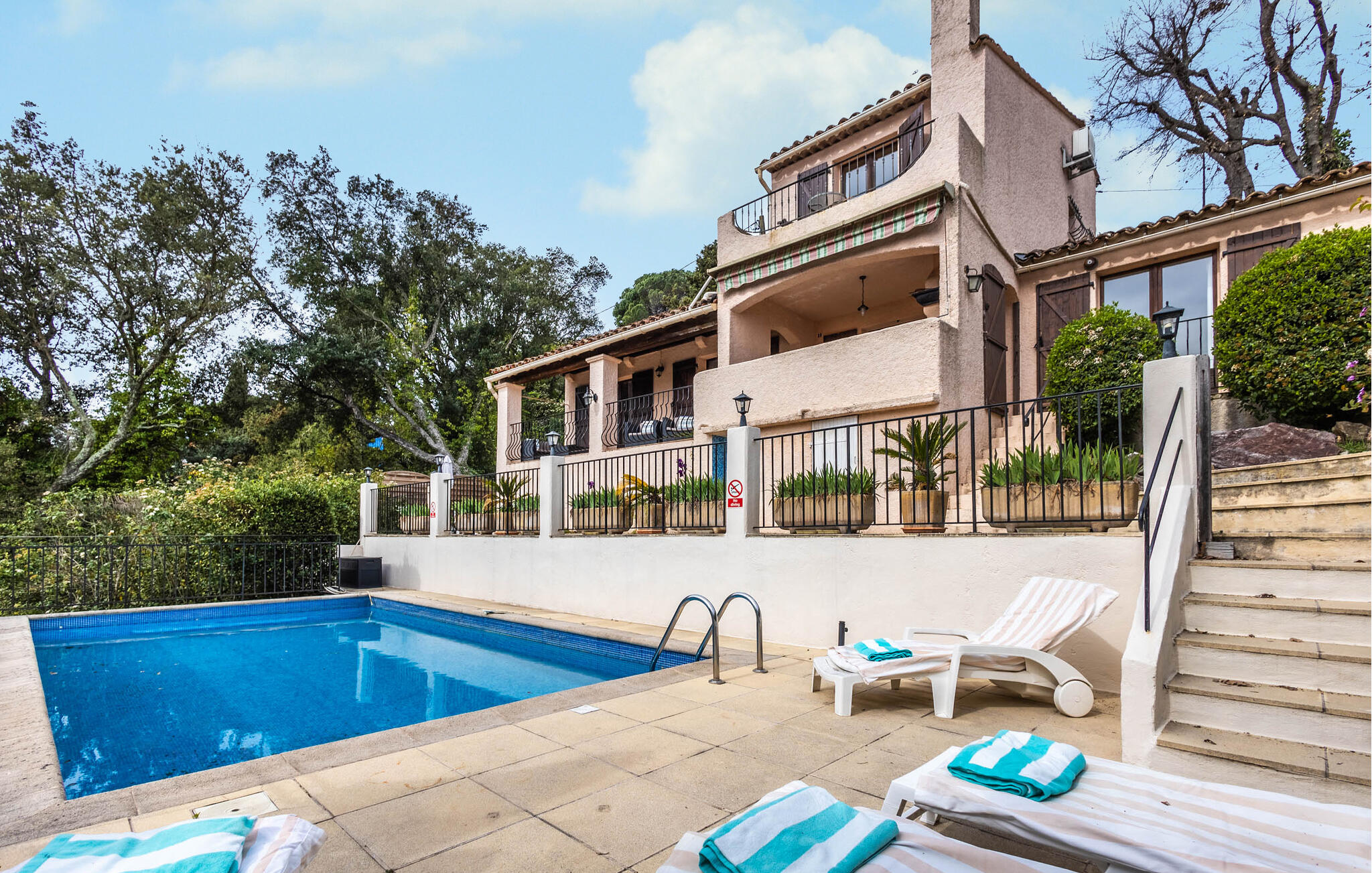 Ferienhaus in Le Nest-Rue de l%$&Esterel (Frankreich) und 1 Hund erlaubt