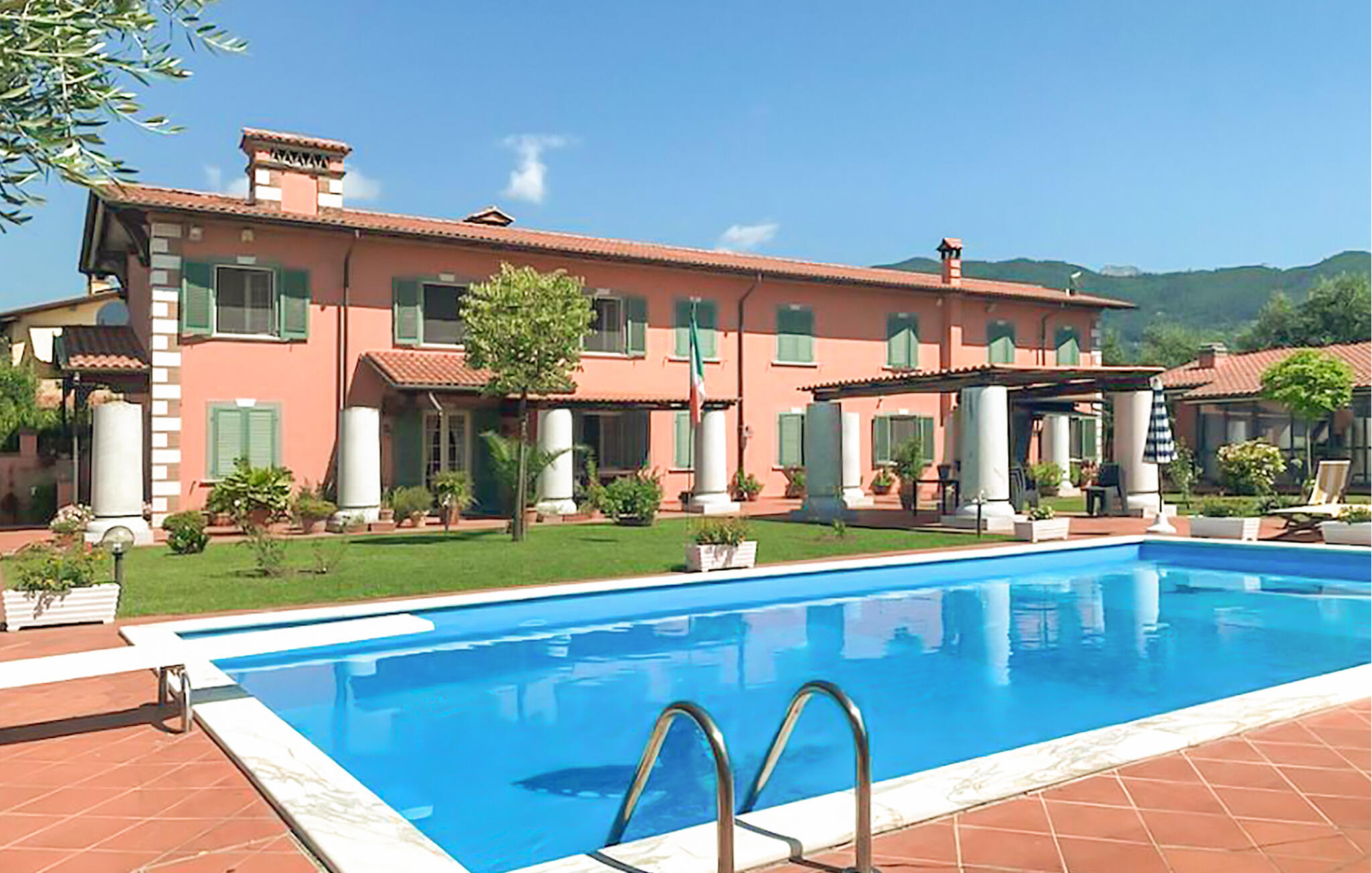 Vakantiehuis met zwembad in Forte dei Marmi (Italië) voor 4 personen