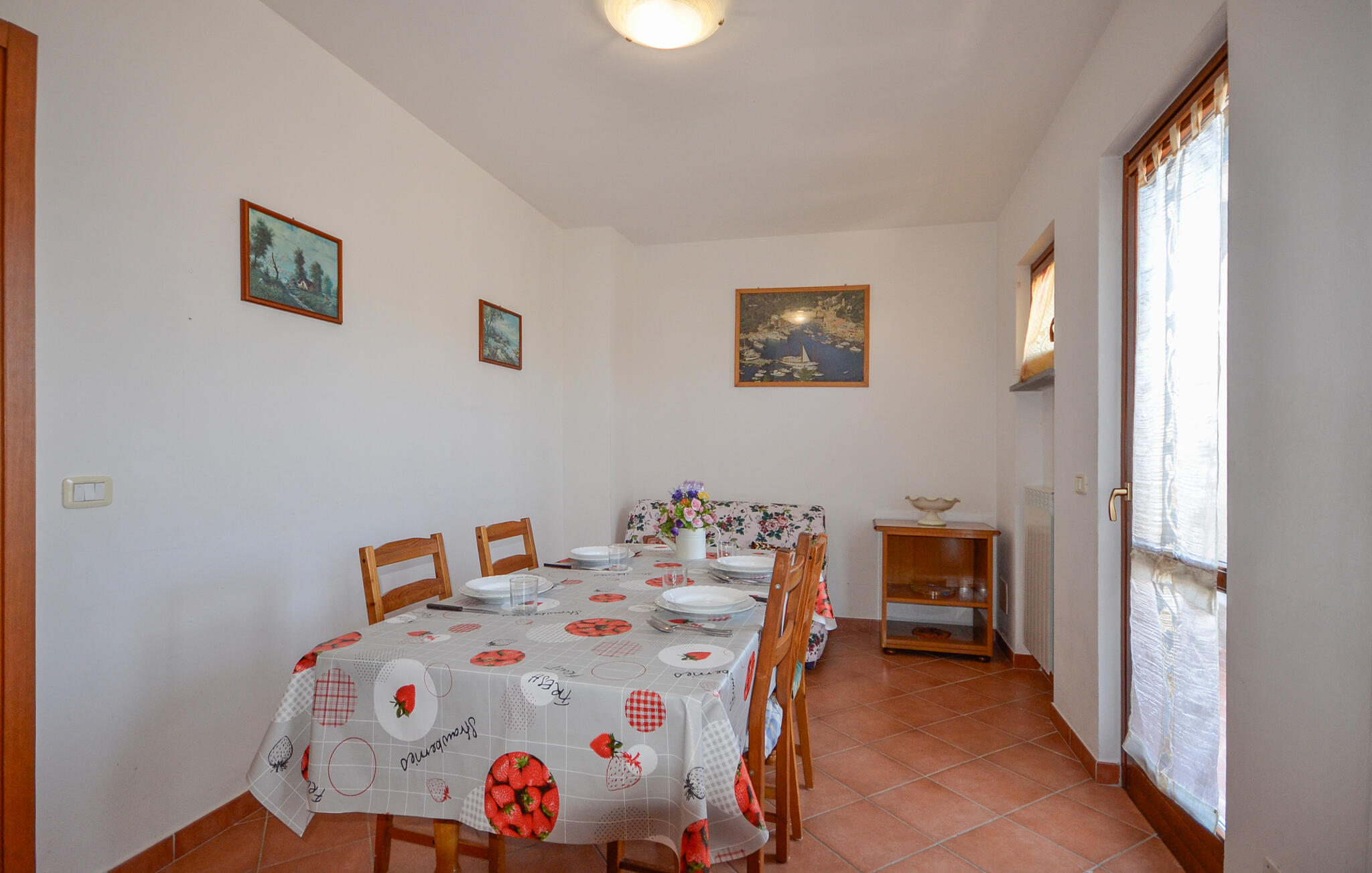Vakantiehuis met omheinde tuin in Pomonte (Italië) 1 hond is welkom