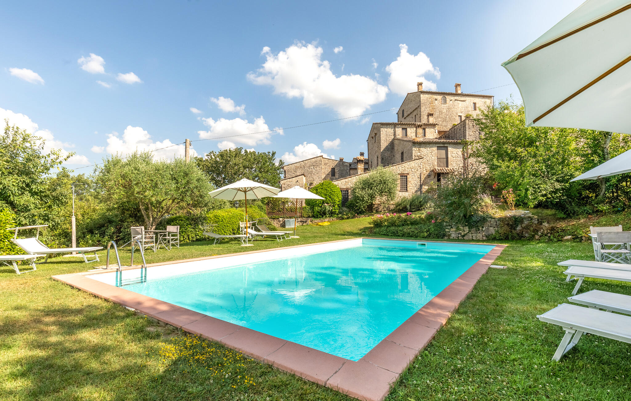 Vakantiehuis met zwembad in Todi (Italië) voor 2 personen