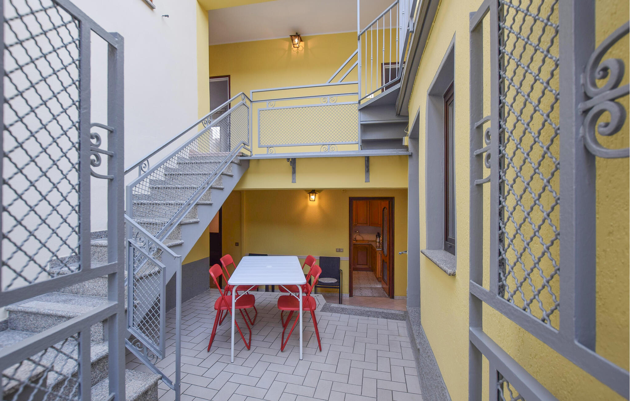 Ferienhaus mit umzäuntem Garten in Monte Isola (Italien) und 1 Hund erlaubt