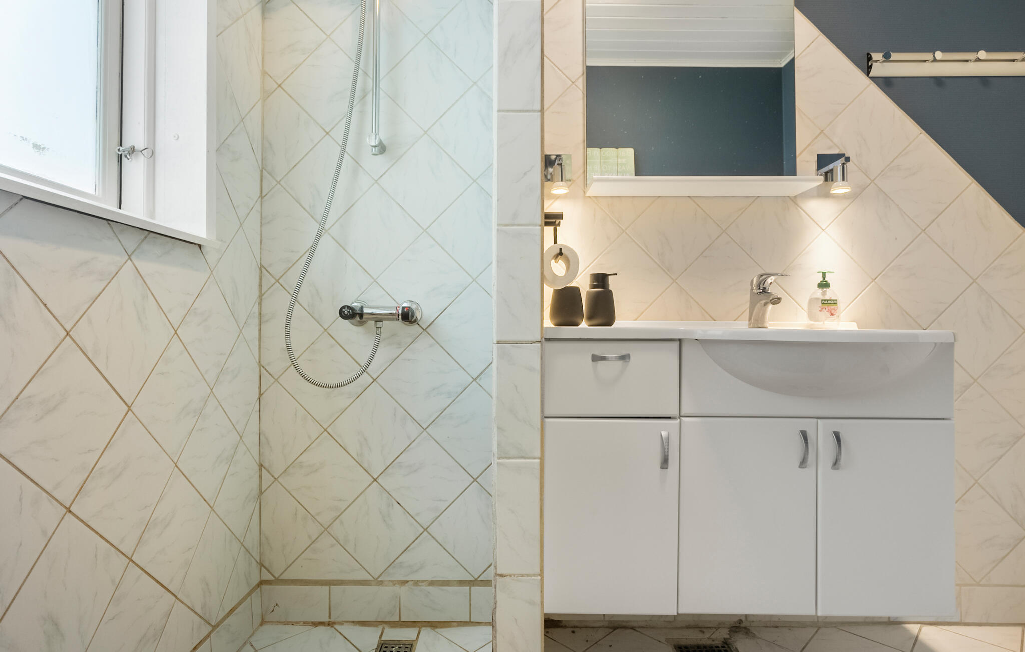 23