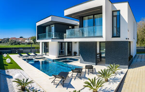 Holiday Home - Liznjan , Croatia - CIZ477 1