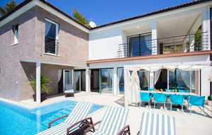 Holiday Home - Split-Podstrana , Croatia - CLD622 1