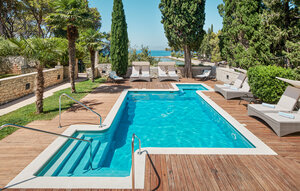 Holiday Home - Brac-Supetar , Croatia - CLD716 1