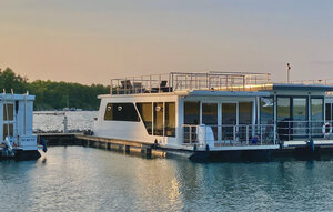 Houseboat - Röbel / Müritz , Germany - DME748 1