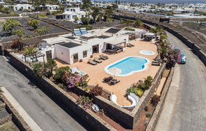 Holiday Home - Playa Blanca , Spain - ELA358 1