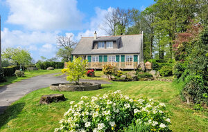 Holiday Home - Parigné , France - FBI193 1