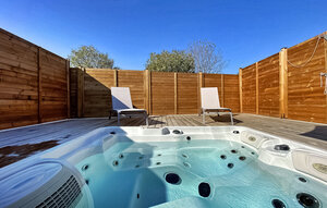 Holiday Home - Appart luxe avec jacuzzi , France - FCS214 1