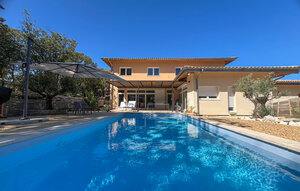 Holiday Home - Méjannes-Le-Clap , France - FGG031 1