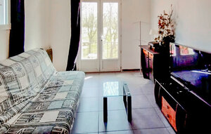 Apartment - Montreuil , France - FID010 1