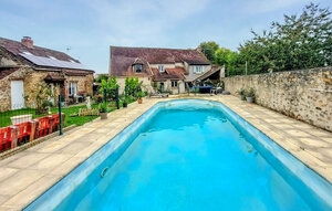 Holiday Home - COULOMMIERS , France - FIS069 1