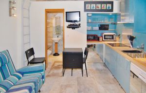 Apartment - Beaucaire , France - FLG139 1