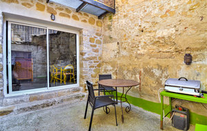 Holiday Home - Villeneuve-Les-Avignon , France - FLG797 1