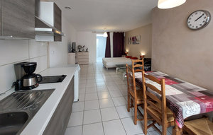 Apartment - Balaruc-Les-Bains , France - FLH562 1