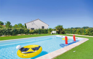 Apartment - Le Sambuc , France - FPB570 1
