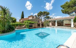 Holiday Home - Orgon , France - FPB709 1