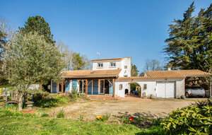 Holiday Home - Notre dame de Riez , France - FVE419 1