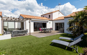 Holiday Home - Saint Jean De Monts , France - FVE425 1