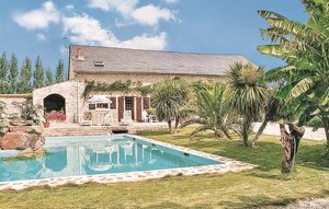 Holiday Home - Les Magnils-Reigniers , France - FVE701 1