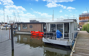 Houseboat - Hellevoetsluis , Holland - HZH042 1