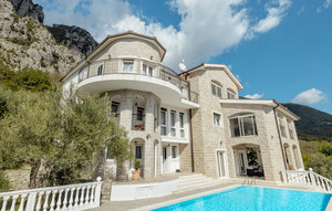 Holiday Home - Herceg Novi-Sasovici , Montenegro - MNH122 1