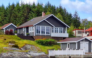 Holiday Home - Tollaksøya/Florø , Norway - N24121 1