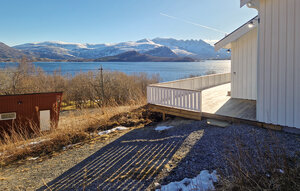 Holiday Home - Sandhornøy , Norway - N39243 1