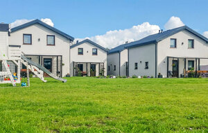 Holiday Home - Mrzezyno , Poland - PPL321 1