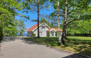 Holiday Home - Stora Mellösa , Sweden - S64100 1