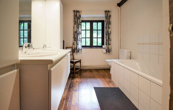 Holiday Home - Spa , Belgium - BLU088 702