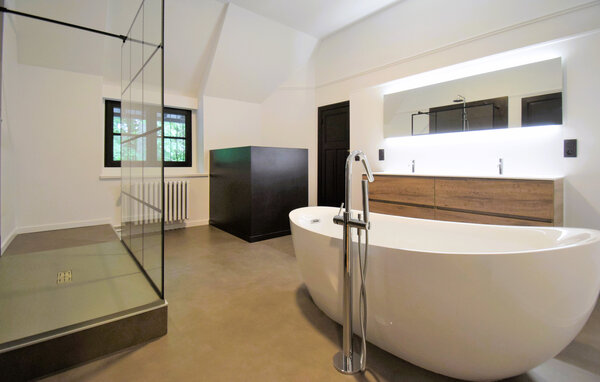 Semesterhus - Spa , Belgien - BLU089 701