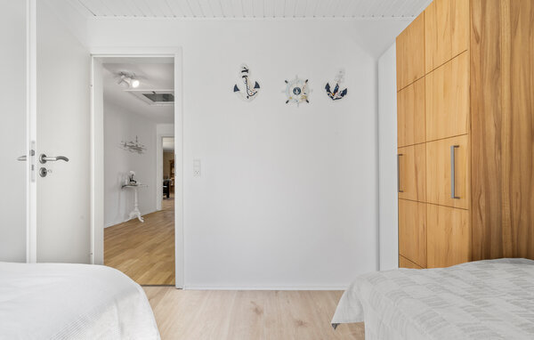 Feriehuse - Husby , Danmark - C04639 604