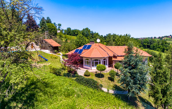 Feriehus - Varazdin-Varazdin Breg , Kroatia - CCC098 82